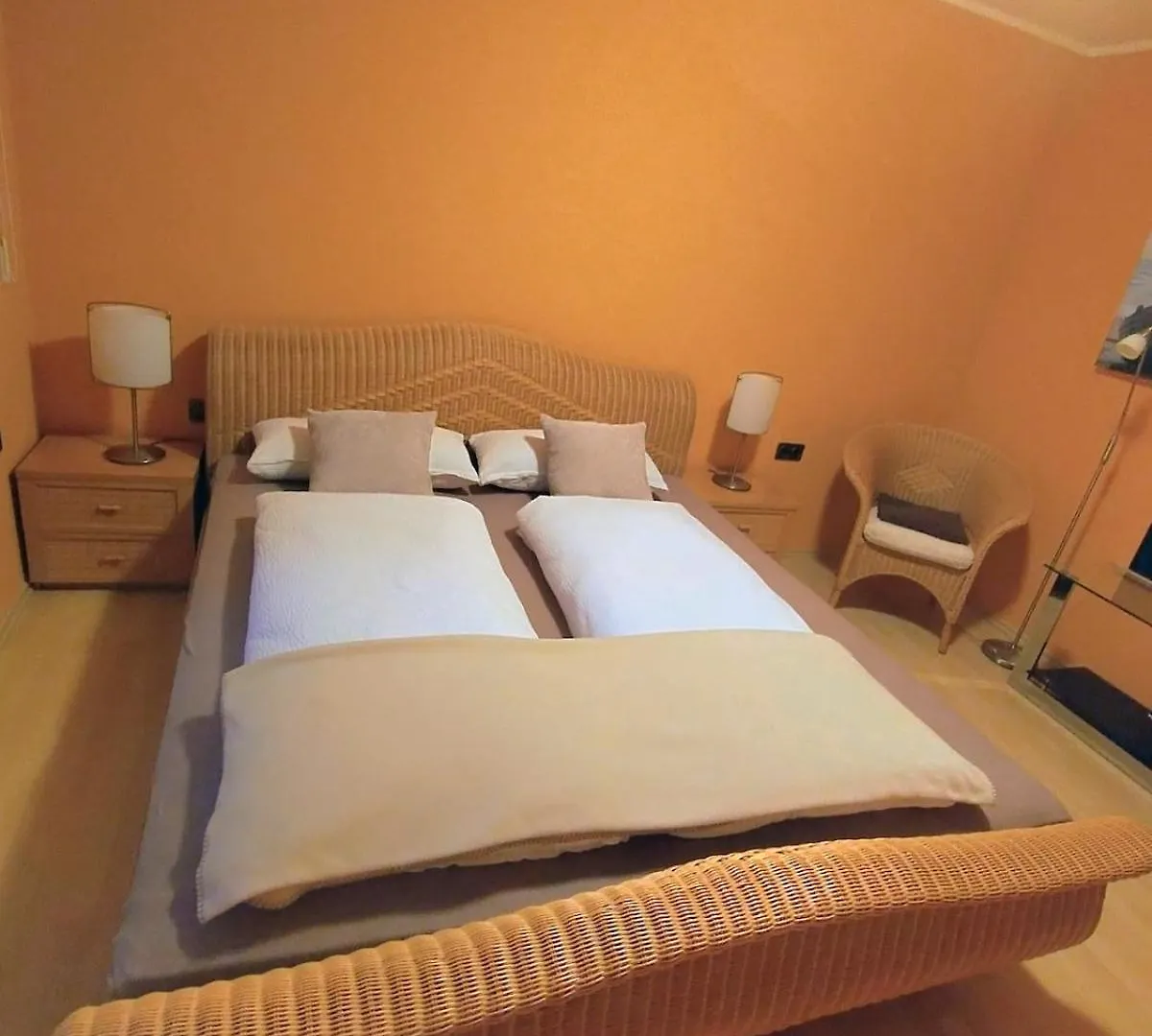 Casa Dami - Charmante Ferien- Und Monteurwohnung In Flughafennaehe Hügelsheim 0*,