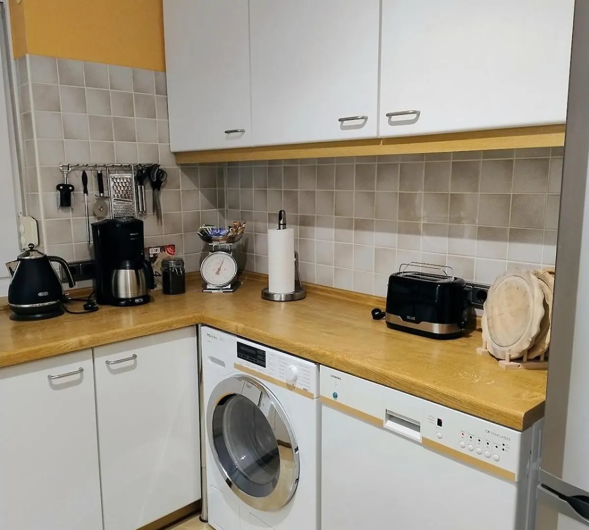 Casa Dami - Charmante Ferien- Und Monteurwohnung In Flughafennaehe Hugelsheim