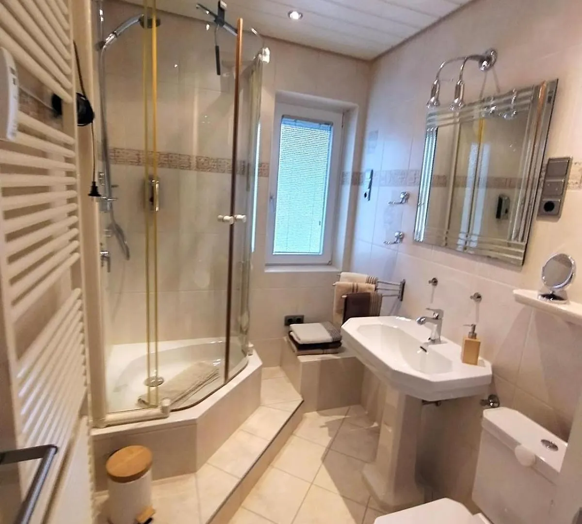 Casa Dami - Charmante Ferien- Und Monteurwohnung In Flughafennaehe Hugelsheim 0*,  Germany
